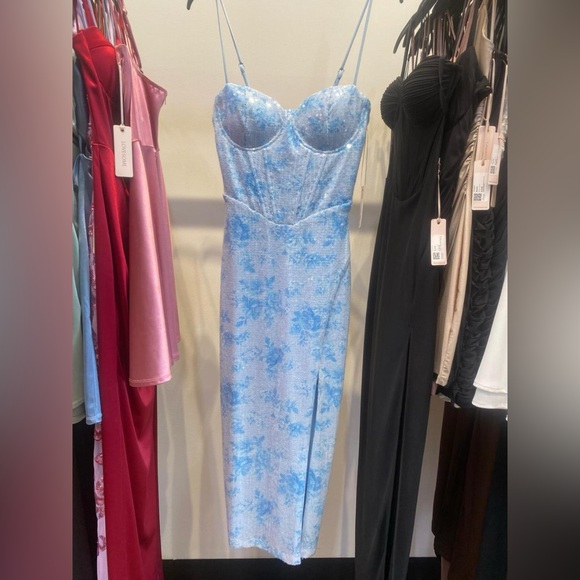 Lovesome sweetheart corset style midi dress - Picture 2 of 8